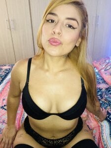 julesrivera 🍑🫦❤️‍🔥❤️‍🔥😗🍦 Foto 7