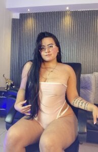 Ava-miller Public Pic 2