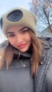 LunaHeadley Public Pic 8