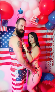 Couple_Gold69 4th July Pic