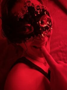 AngelXBuZz Soirée chill rouge Pic 3