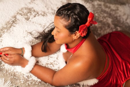 Emily_Brown18 Merry christmas 2025 Pic 4