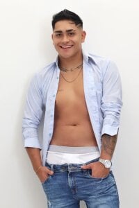 aroon_12 Public Pic 2