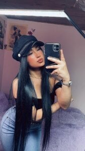 emma_collins_18 Public Pic 6