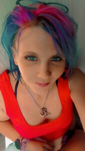 Sexystonermom Free Pic 8