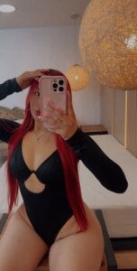 today in black 🖤😈 de ella_harper  3 Imagens