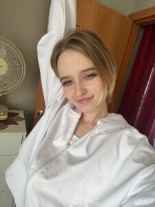 MeganHazlett I'm resting and gaining strength💕 Pic 2