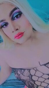 Brenda_Hotkis girld kiss Pic 3