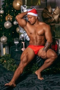 CallumMuscle Merry Christmas 🎄 Pic 5