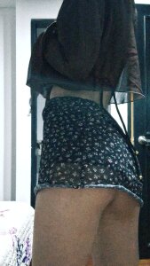verana_s A little look up my skirt? 🔥 Pic