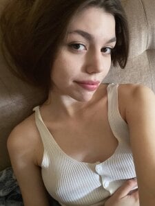 NeidaGowing Quietly shining Foto