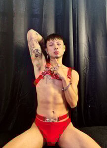 Chars_manu Public Pic 2