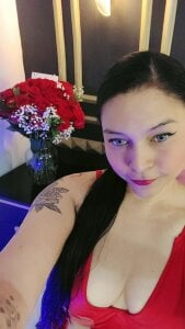 nare_celebi_ What better gift than flowers? 😍 Pic