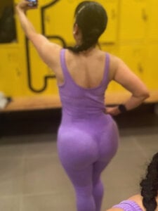 clara_heat I work out… but you’re my favorite cardio. 😏💓🏋️‍♀️ Foto