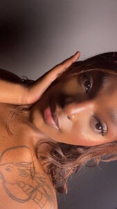 ZiziCampbell_ Feed Gambar 2