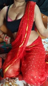 Dreamgirl_129 Shivani saree Pic