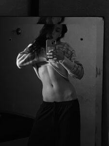 Emillycutemurr_ Public Pic 2