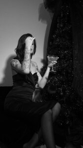 EmmyyMoore Public Pic 4