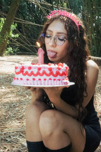 Miranditta My 20th birthday 👀🥳💘 Photo