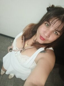 valeria_horny19 Public Pic 4