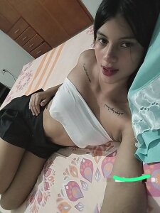 Sarah-Young1 Public Pic 4