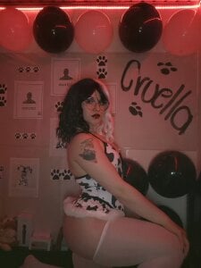 juli05star20 Im Cruella Pic 7