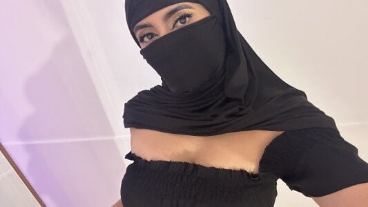 Jasmin_hamdanのSometimes temptation has its own name.の 3枚の写真