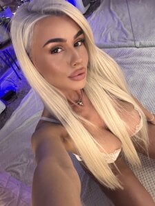 Serene_Sophiex Public Pic 7