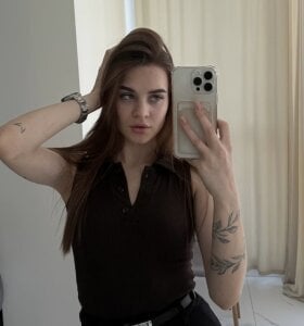 LuisaClover Public Pic 2