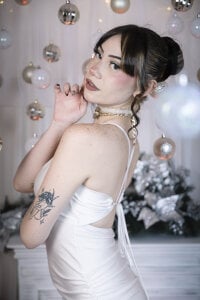 SaharaKramer Happy New Year 🎆 Pic 2