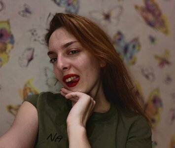 JoslynContrera Between strearms รูป  3