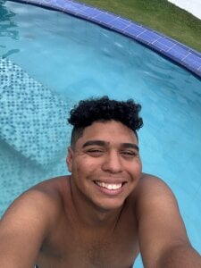 Tony_Rios_ some selfies of me 💜 Pic