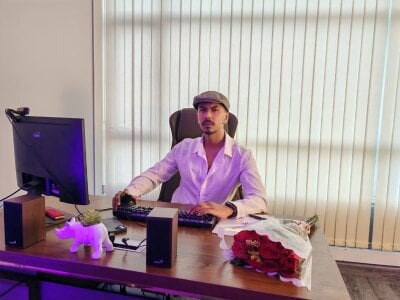 Latinmoster_boss Office Sexy men Bilde