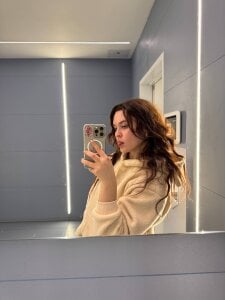 DelindaToste new album Pic 4