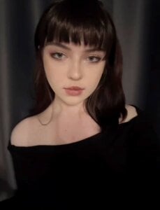 ThuBoppre long tongue❤️ Pic