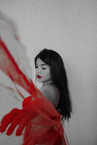 ValeriaRoldanX red, like the desire I have for you Pic 3