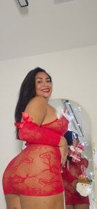 Monika-Ruiz Christmass Vibes outfit 2 Pic