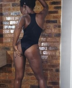 Zdjęcia chocolatehotwife Public:  4