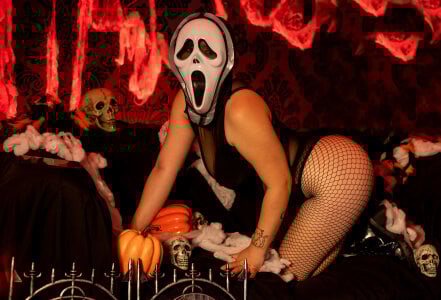 samaara_ Bewitched by your fantasies👽💀 Gambar 5