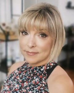 ClassyNAWTYBritMILF casual Photo 5