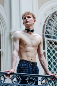 Sexy Adam in the park de adamhariss  3 Imagens