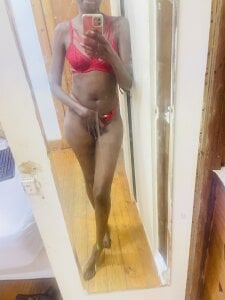 OceanSquirtbabe Lady in Red Pic 9
