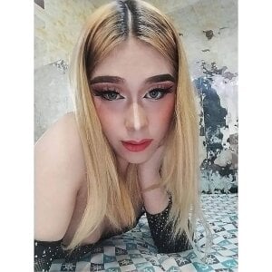 _AsianKarina Public Pic 3