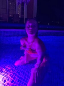 jenny__sinclair Am I good swimmer? slika