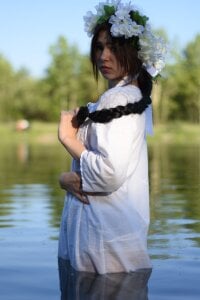 Hotary_Yuko Lady in nature Pic 2