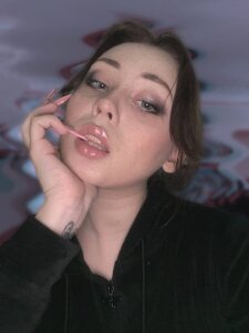 AlikaLevi's XXX Nude Photo 1