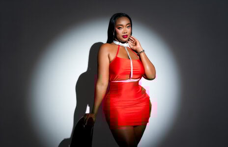 RoxannaBlanche Start the year to the rhythm of my curves Immagine  5