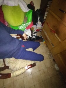 Cierre abajo del uniforme 1 od Daniel_Toussaint  2 snímek