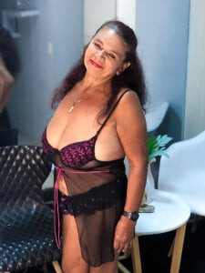 grandmother_milf