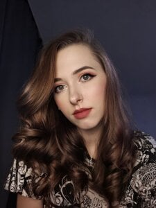 EstellaMoore Public Pic 8